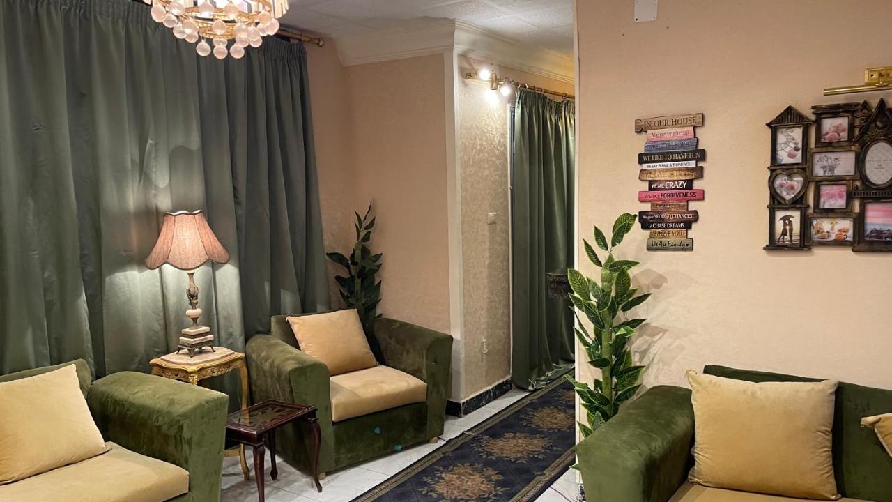 Fancy Close To Airport Fully Furnished Apartamento *