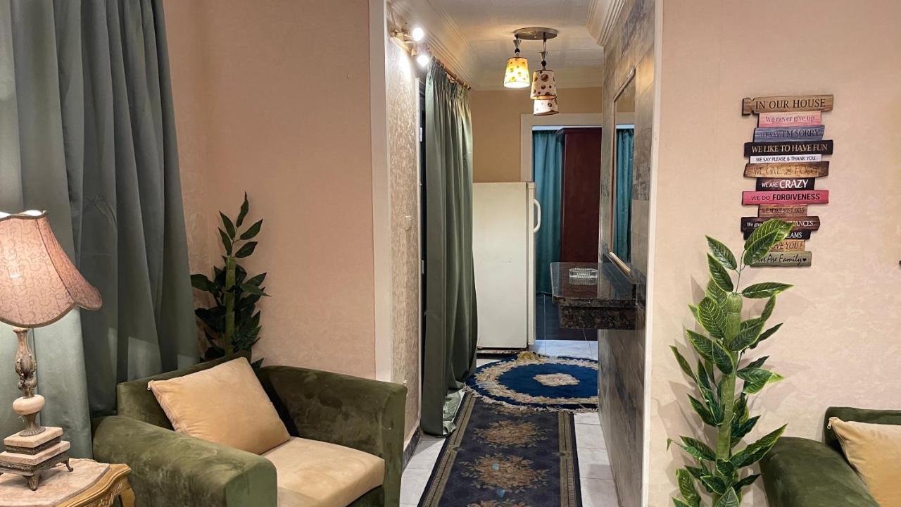 Fancy Close To Airport Fully Furnished Apartamento